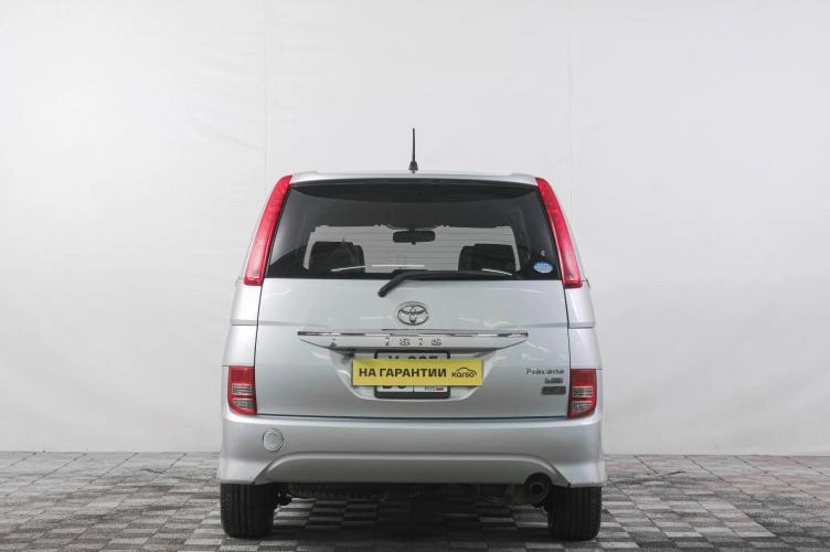 Toyota Isis 5 из 6