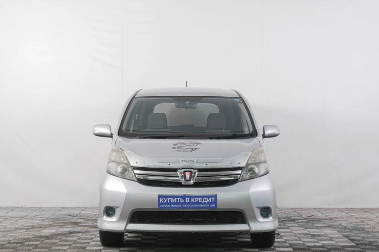 Toyota Isis 2 из 6
