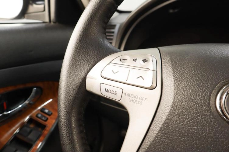 Toyota Camry 12 из 19