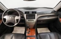 Toyota Camry 9 из 19