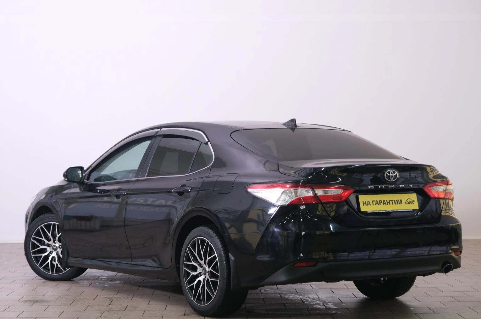 Toyota Camry 4 из 20