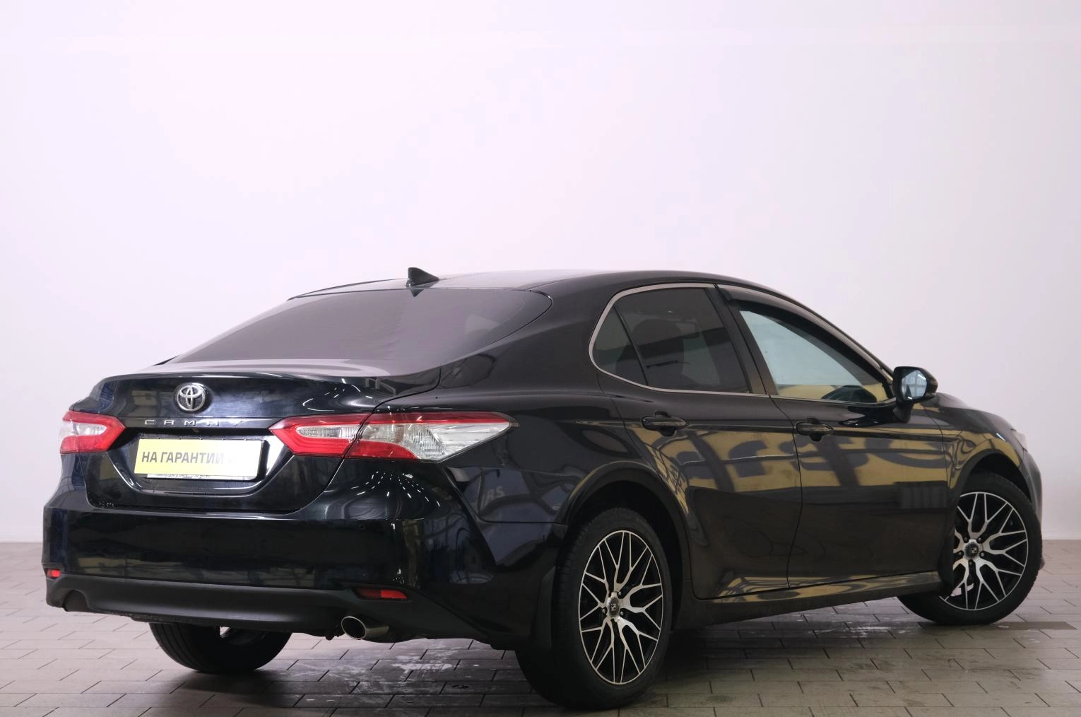 Toyota Camry 6 из 20