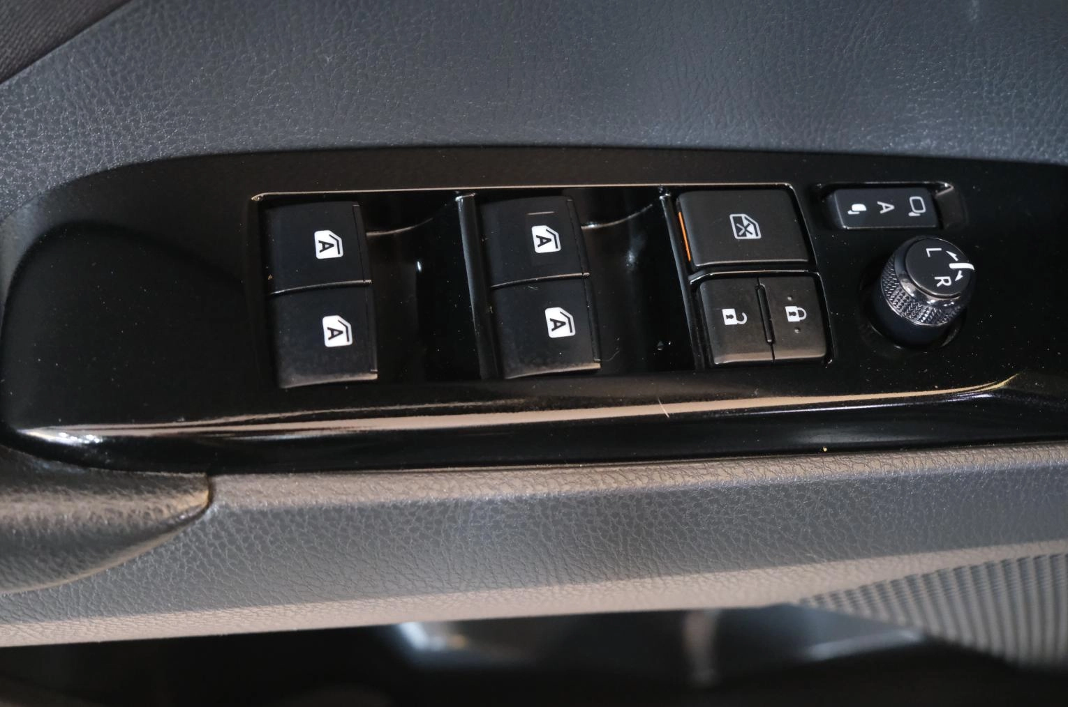 Toyota Camry 8 из 20