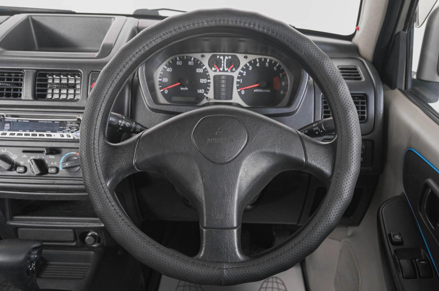 Mitsubishi Pajero Mini 13 из 17