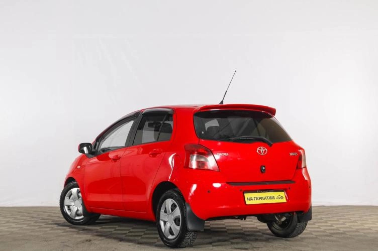 Toyota Yaris 4 из 6