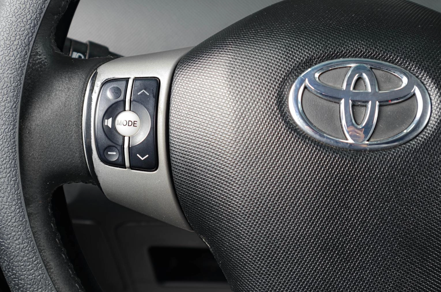 Toyota Yaris 14 из 19