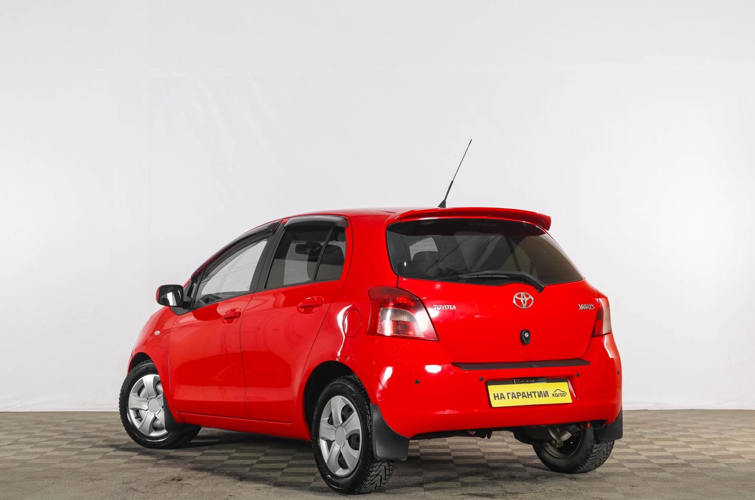 Toyota Yaris 4 из 19