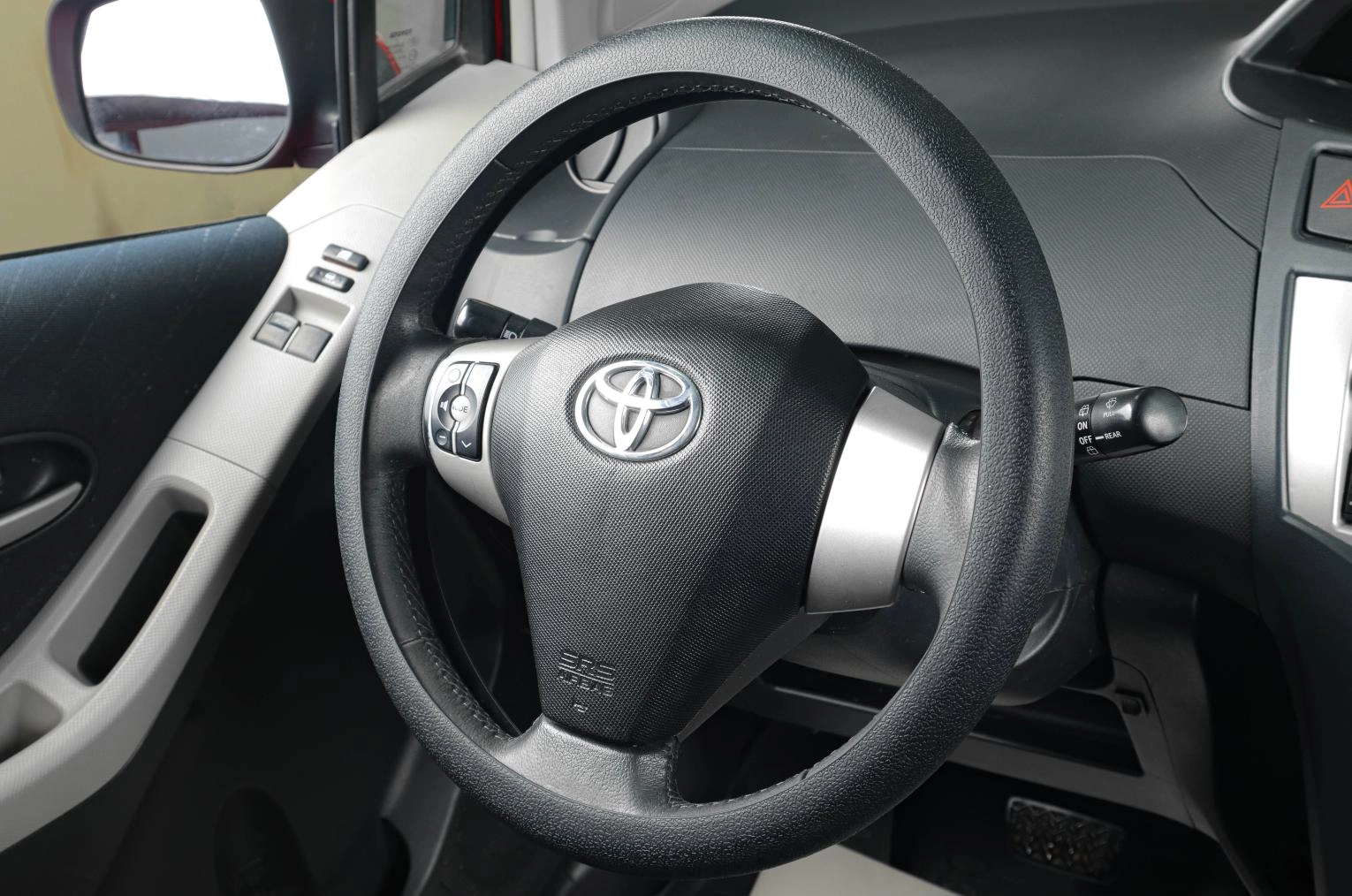 Toyota Yaris 11 из 19