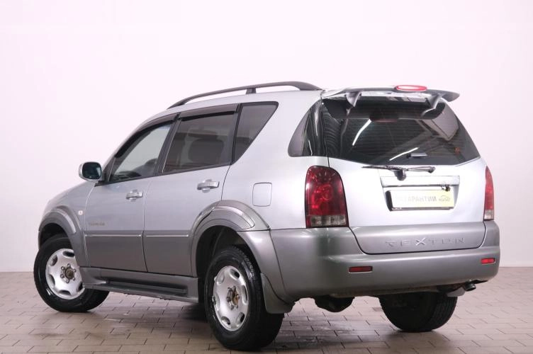 SsangYong Rexton 4 из 6