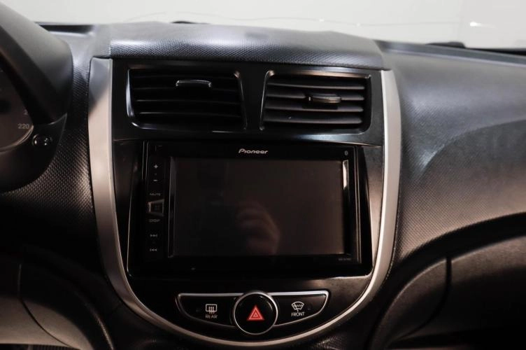 Hyundai Solaris 11 из 15