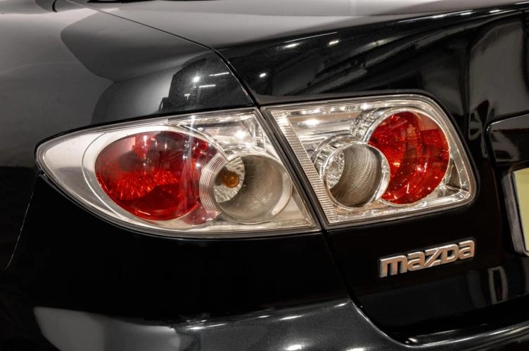 Mazda Atenza 8 из 23