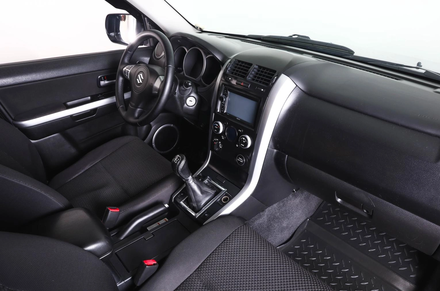 Suzuki Grand Vitara 11 из 23