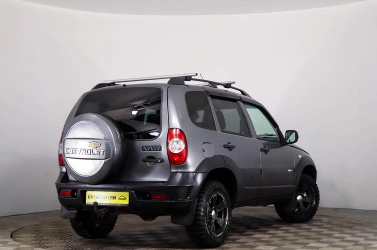 Chevrolet Niva 4 из 6