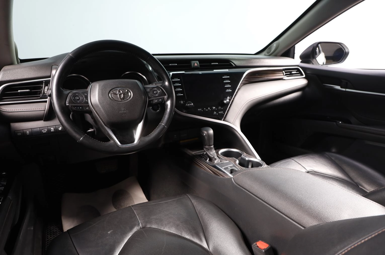Toyota Camry 7 из 18