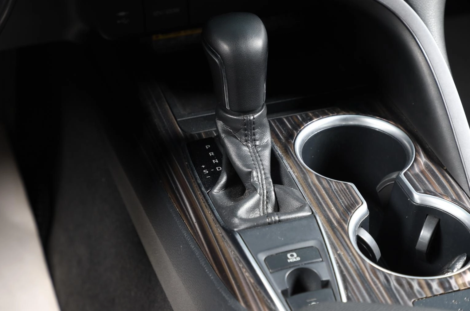 Toyota Camry 14 из 18