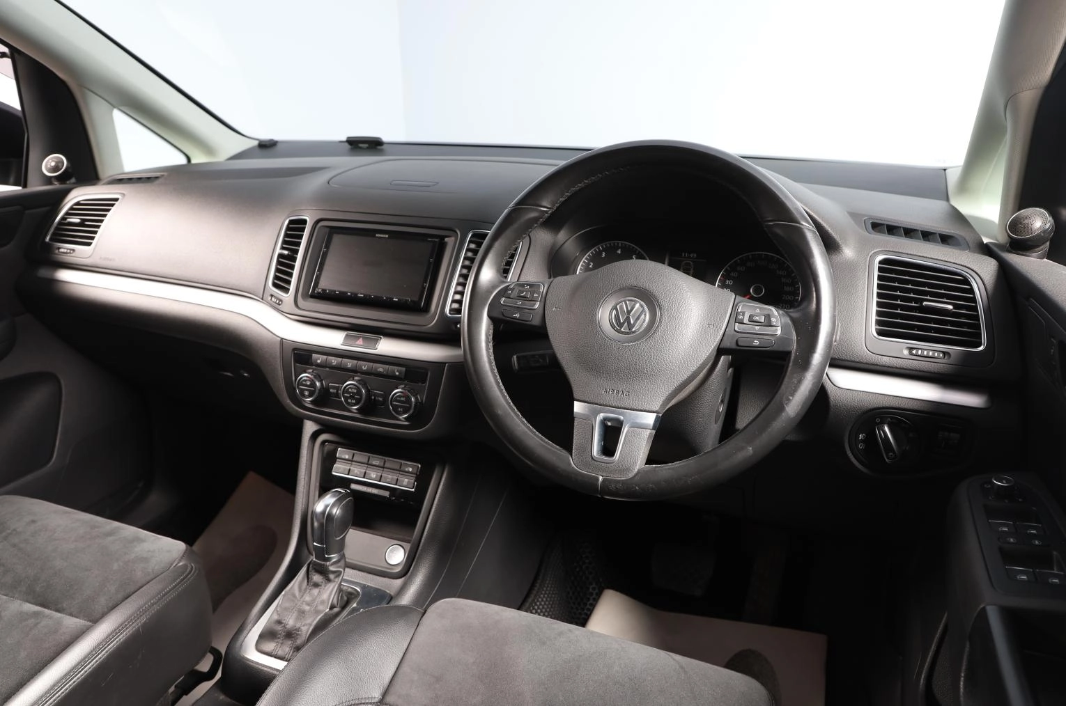 Volkswagen Sharan 9 из 17
