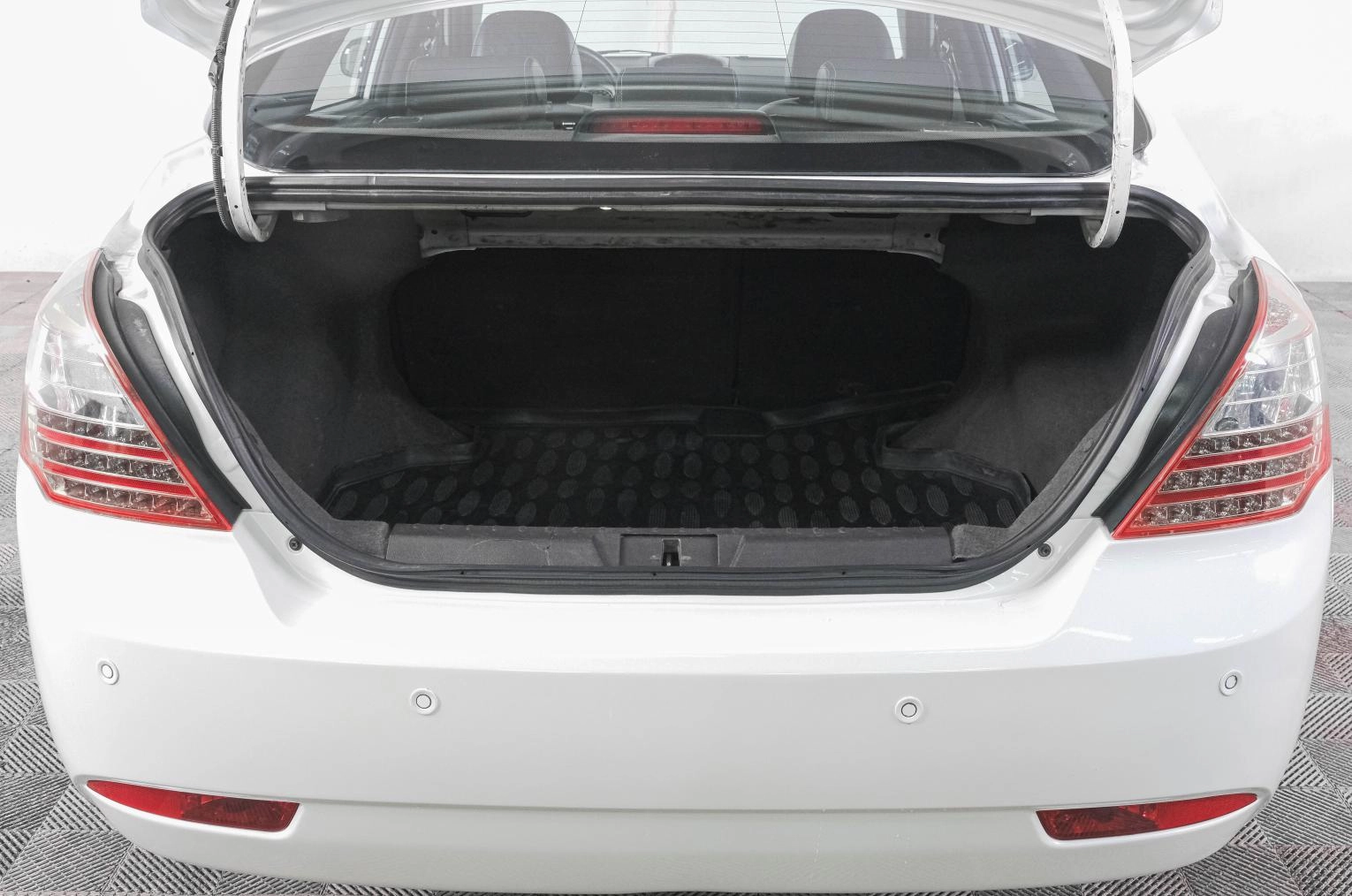 Geely Emgrand EC7 7 из 20