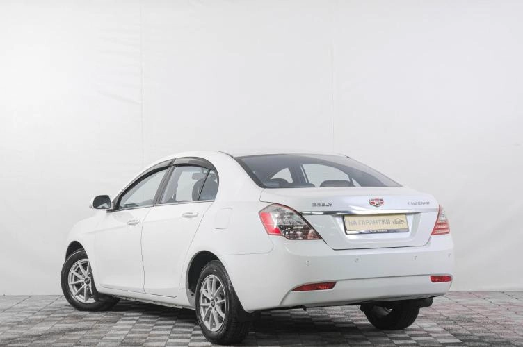 Geely Emgrand EC7 4 из 6