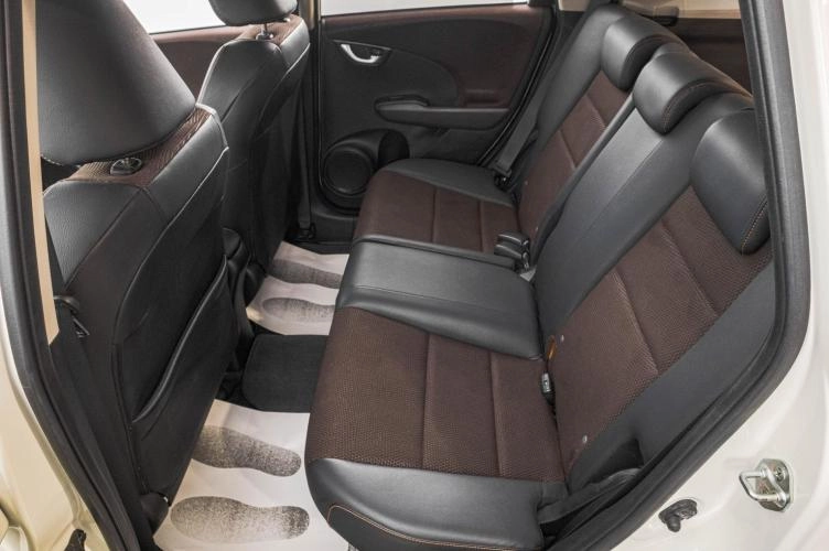 Honda Fit Shuttle 21 из 23