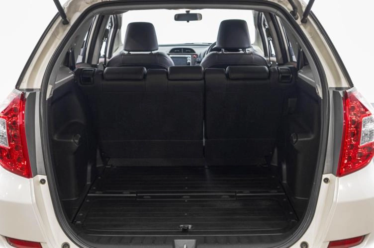 Honda Fit Shuttle 23 из 23