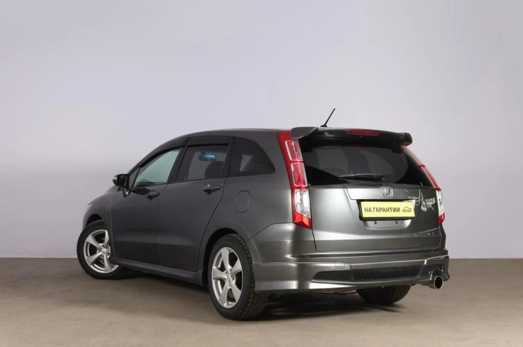 Honda Stream 4 из 6