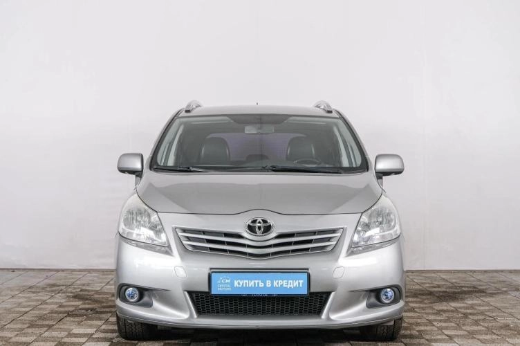 Toyota Verso 2 из 6