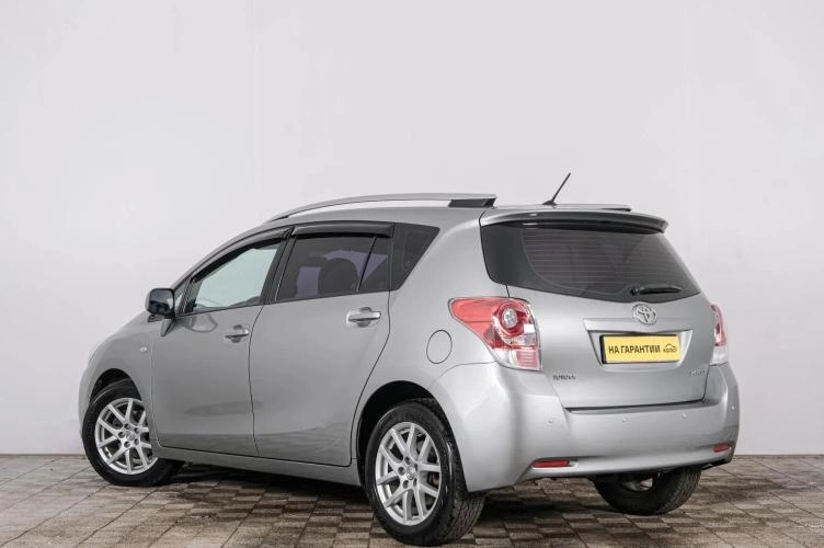 Toyota Verso 4 из 6