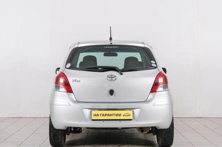 Toyota Vitz 5 из 6