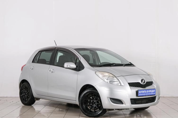 Toyota Vitz 1 из 6