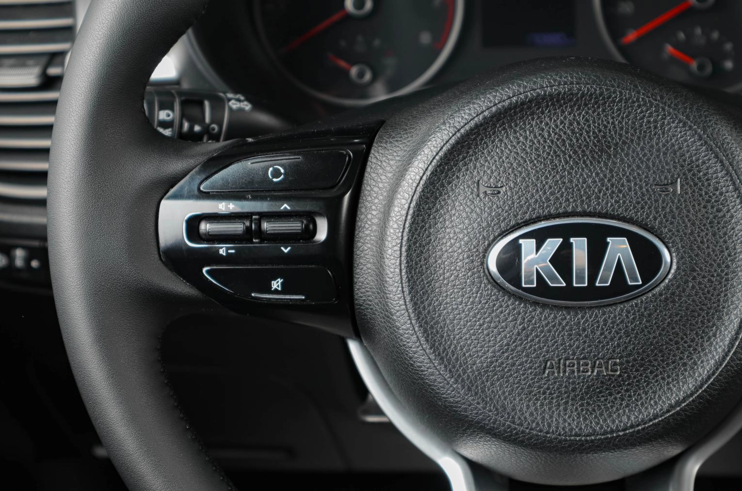 KIA Rio 14 из 18