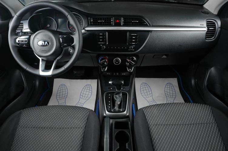 KIA Rio 12 из 18
