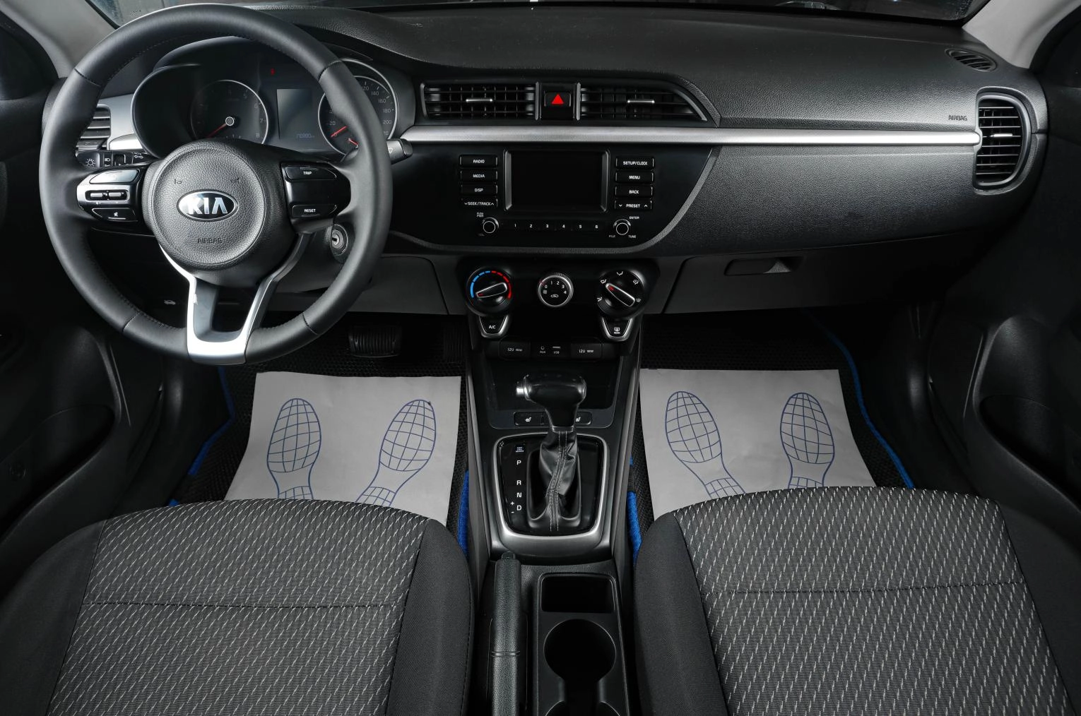 KIA Rio 12 из 18