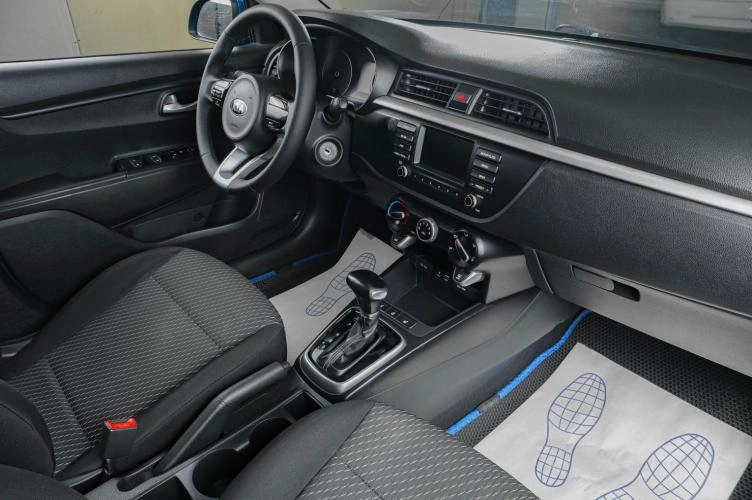 KIA Rio 10 из 18