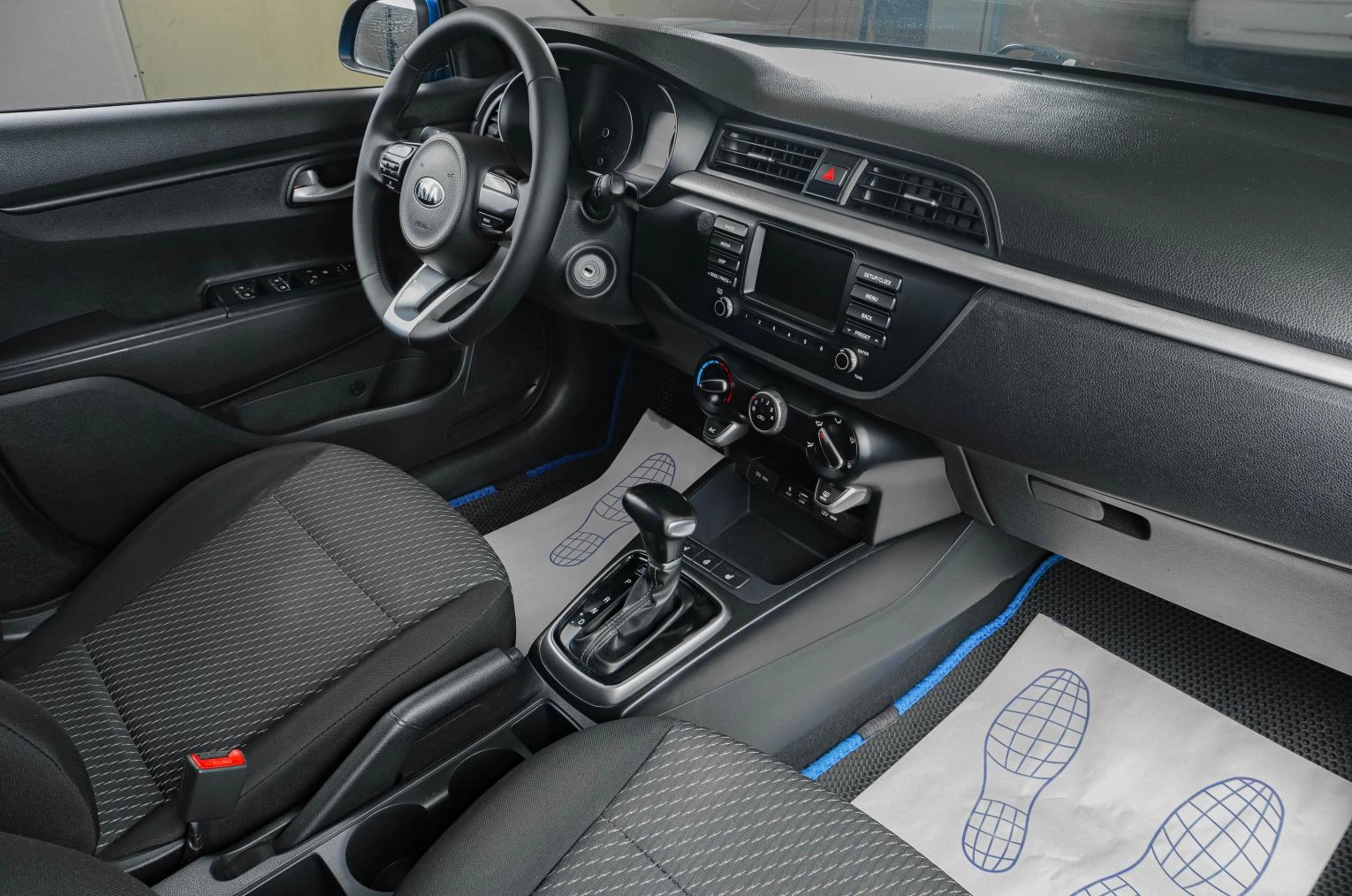 KIA Rio 10 из 18