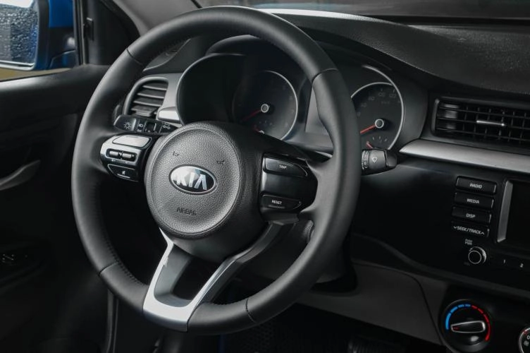 KIA Rio 11 из 18