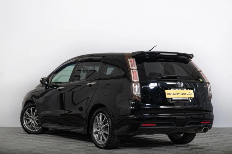 Honda Stream 5 из 6