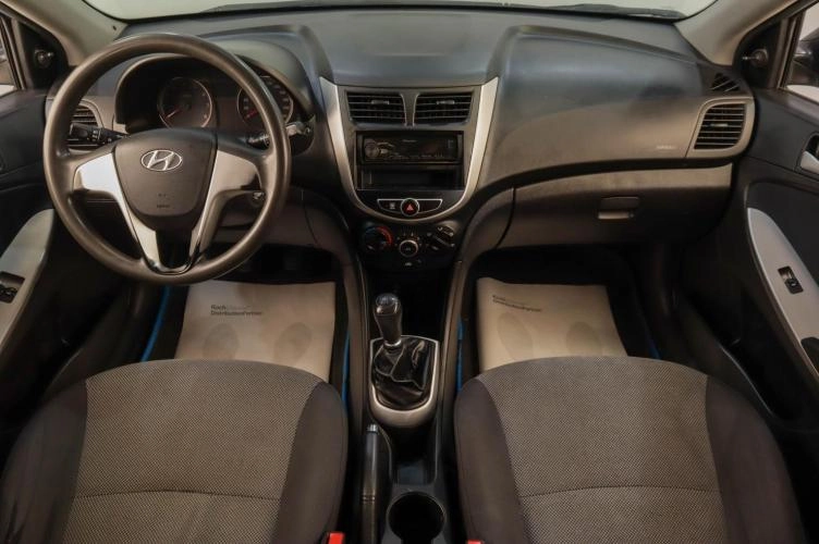 Hyundai Solaris 11 из 13