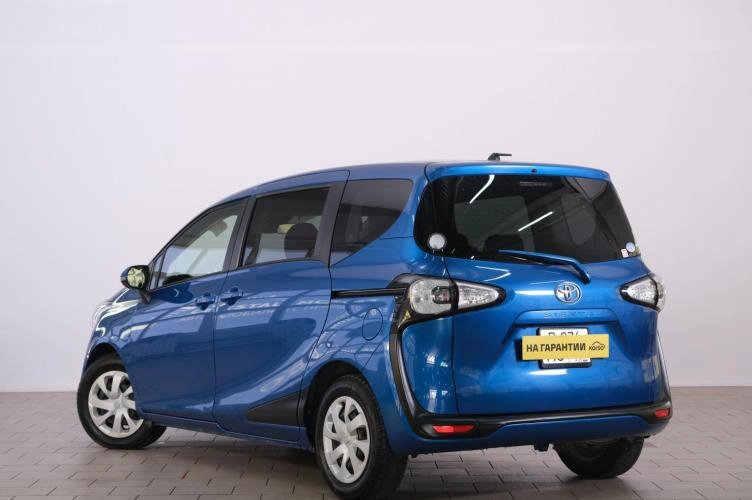 Toyota Sienta 4 из 6