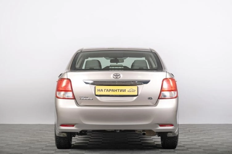 Toyota Corolla Axio 4 из 6