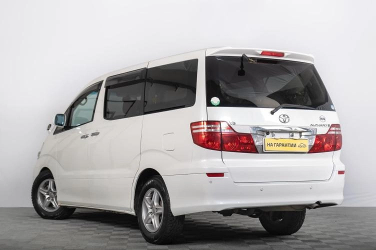 Toyota Alphard 5 из 6