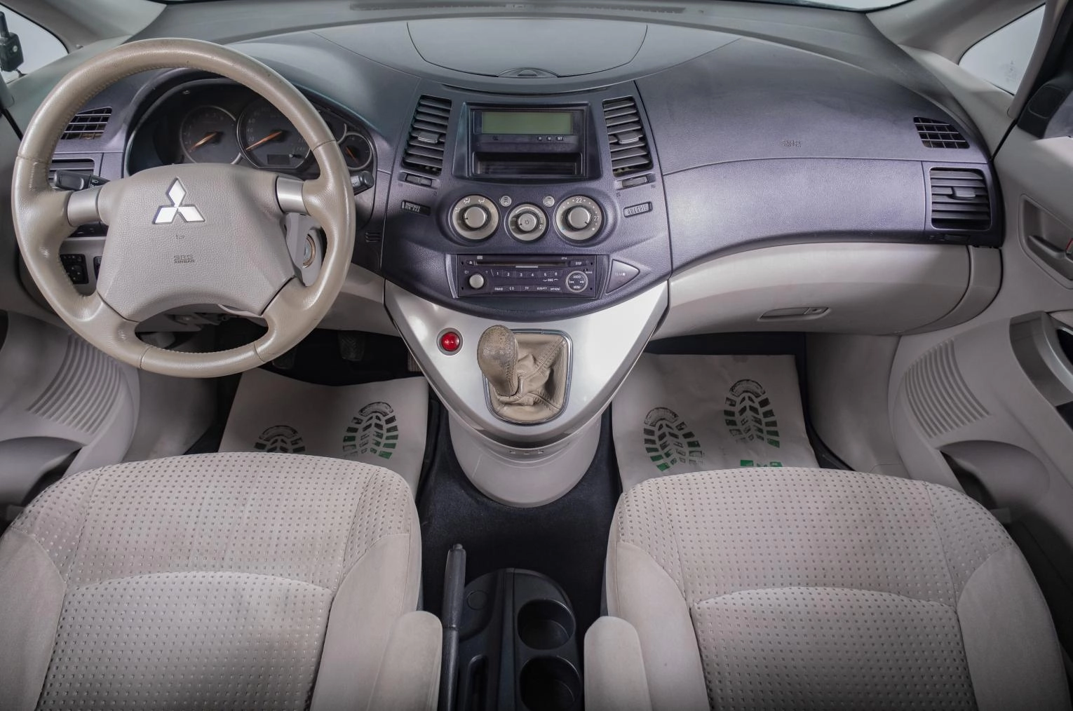 Mitsubishi Grandis 10 из 18