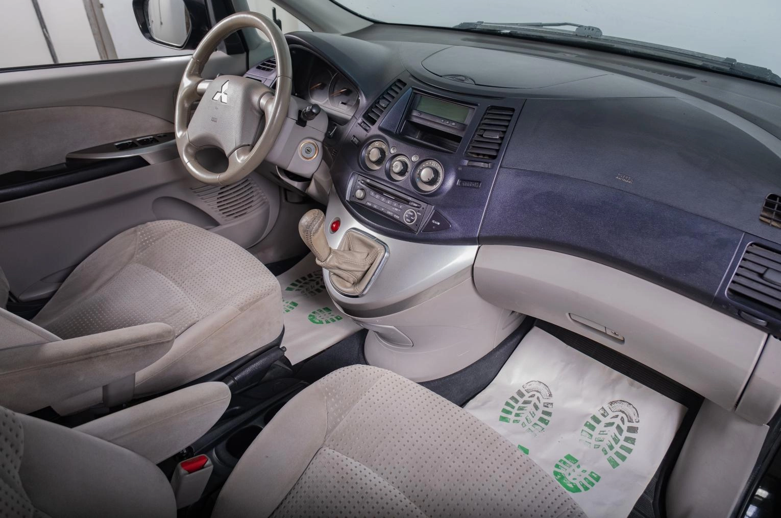 Mitsubishi Grandis 16 из 18