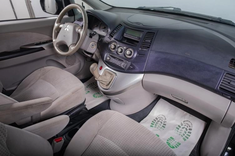 Mitsubishi Grandis 16 из 18