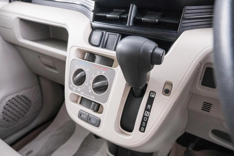 Daihatsu Move 16 из 21