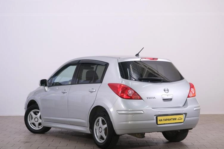 Nissan Tiida 4 из 6