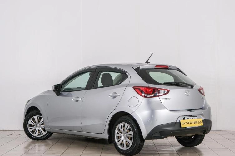 Mazda Demio 4 из 6