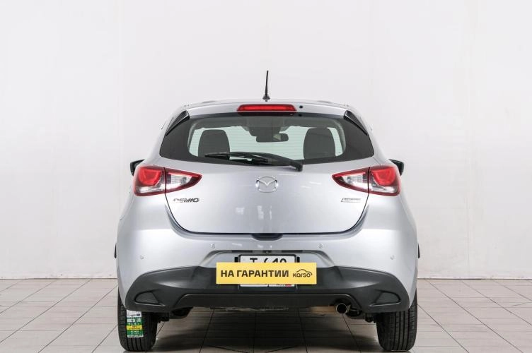 Mazda Demio 5 из 6