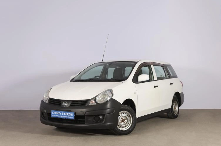 Nissan AD 3 из 6