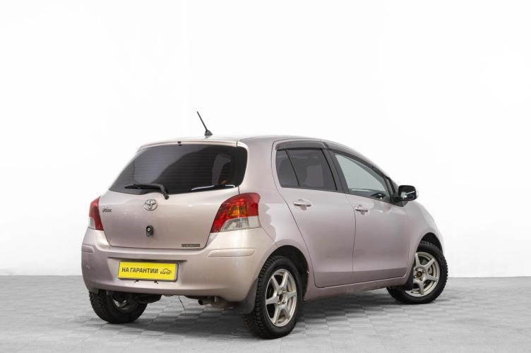 Toyota Vitz 4 из 6