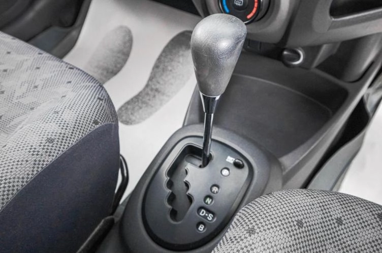 Toyota Vitz 18 из 23